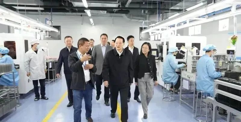 ����ʡʡί���������һ��ݰ��Z6������ʱ�ϲ��ڶ��������ĵ���ָ��