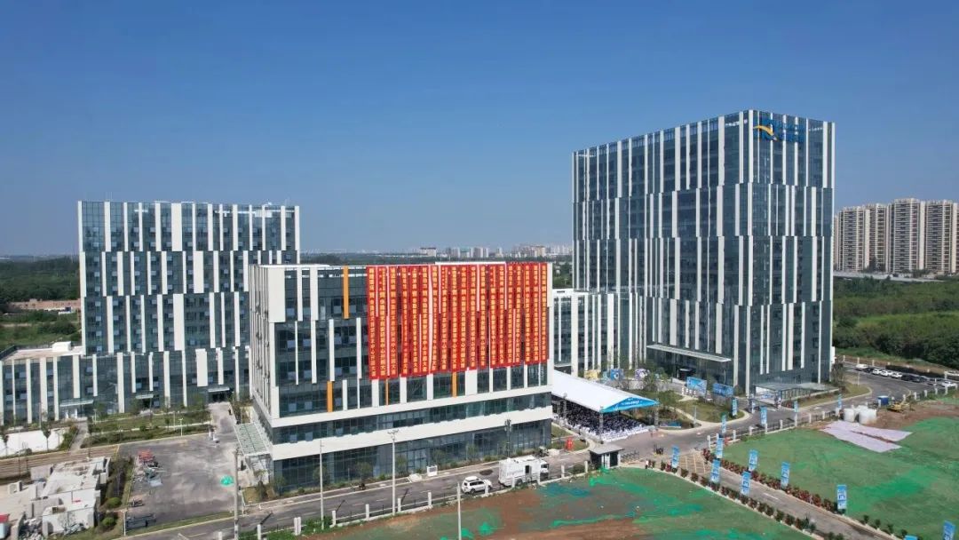 Z6������ʱ����18�������������з����Ŀ�԰��ʽ�ֳɾ���